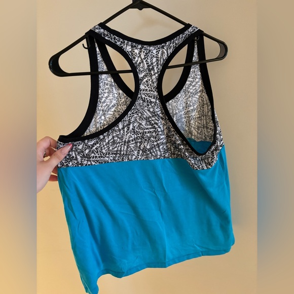 Nike Women’s Racerback Workout Tank - Picture 3 of 5